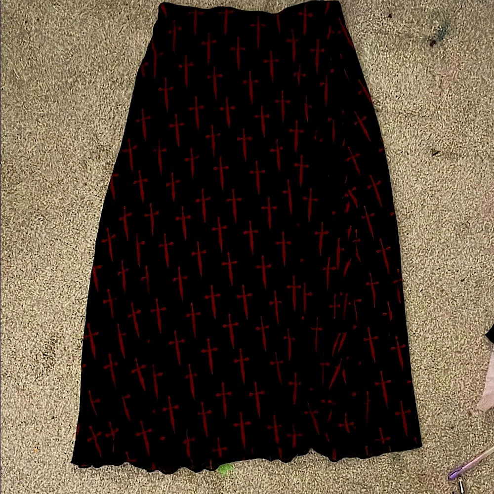 Black and red dagger pattern ankle skirt